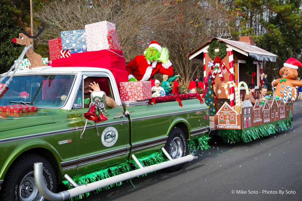Christmas in the Creek Parade